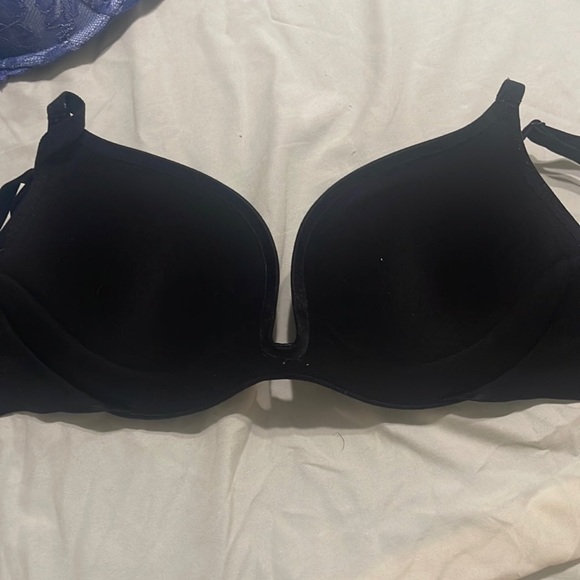 Victoria’s Secret 34C bra bundle - Picture 4 of 7